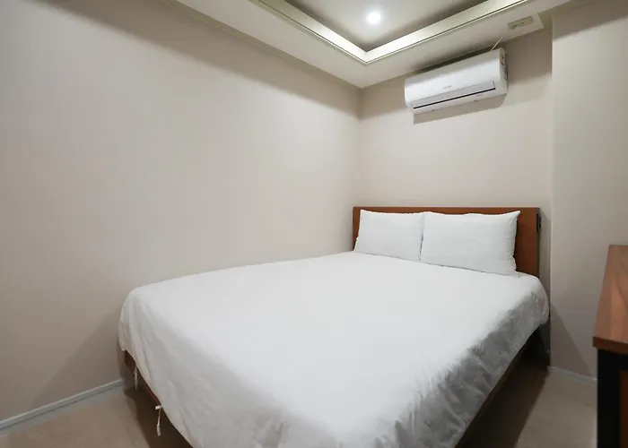 Self-service Cozy 10 Hotel *
