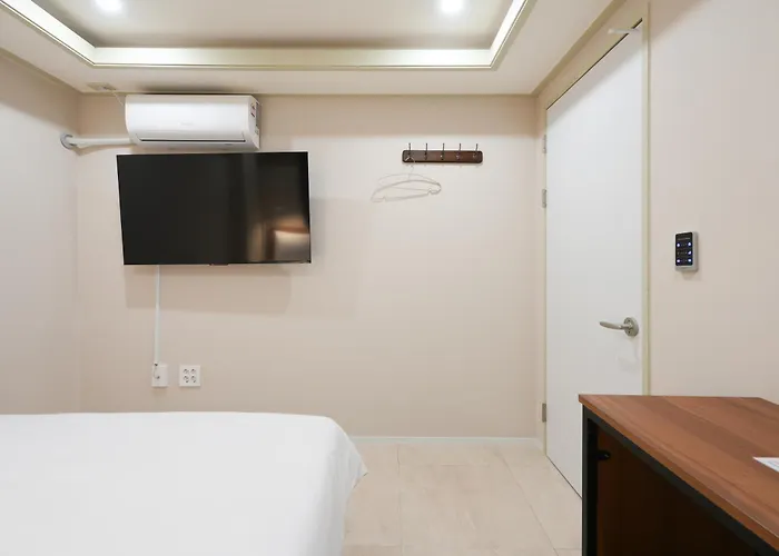 Self-service Cozy 10 Hotel *